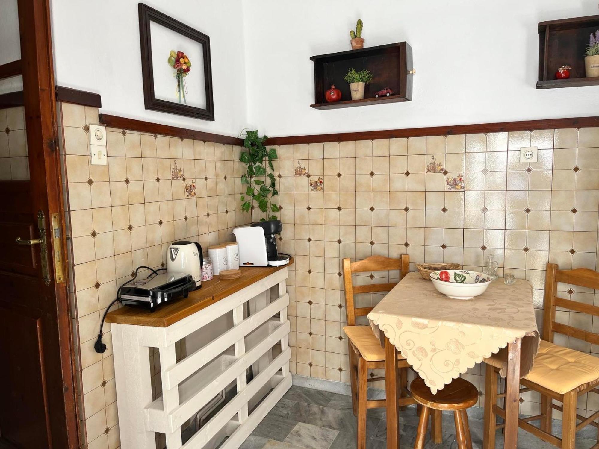 Partarolos Traditional House Aperathos Exterior photo